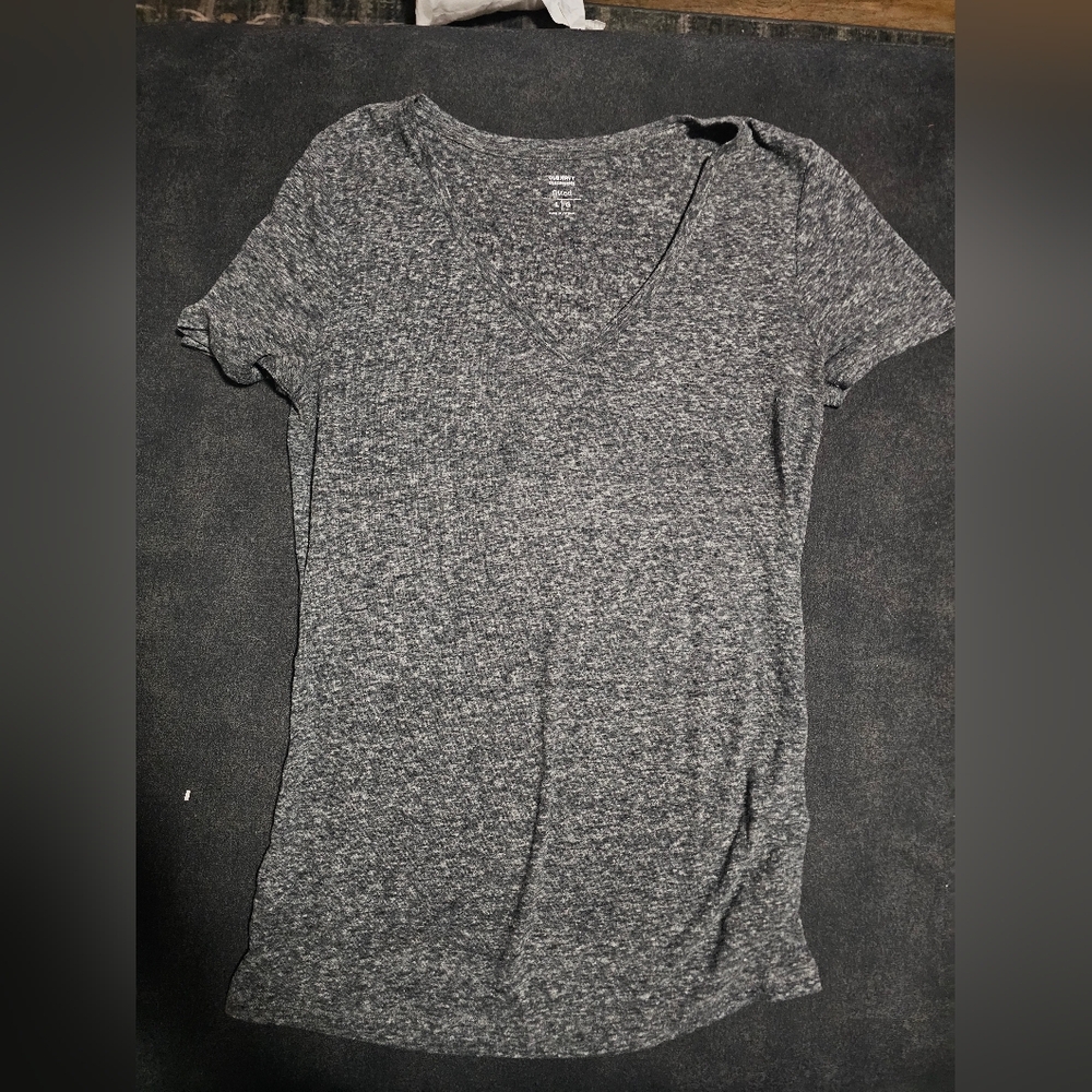 Old Navy Heathered Gray V-Neck Tee